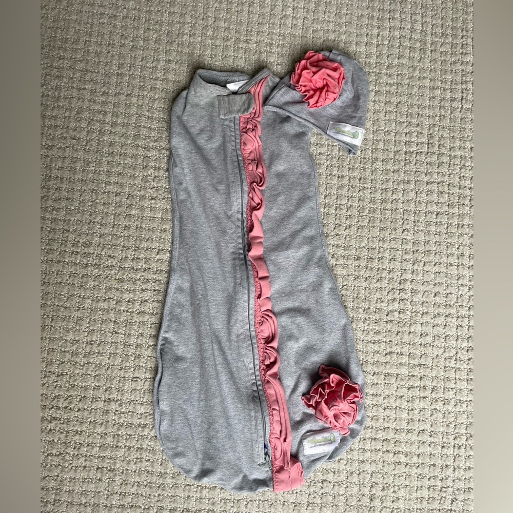 Woombie sleep sack 5-13lbs 0-3 month